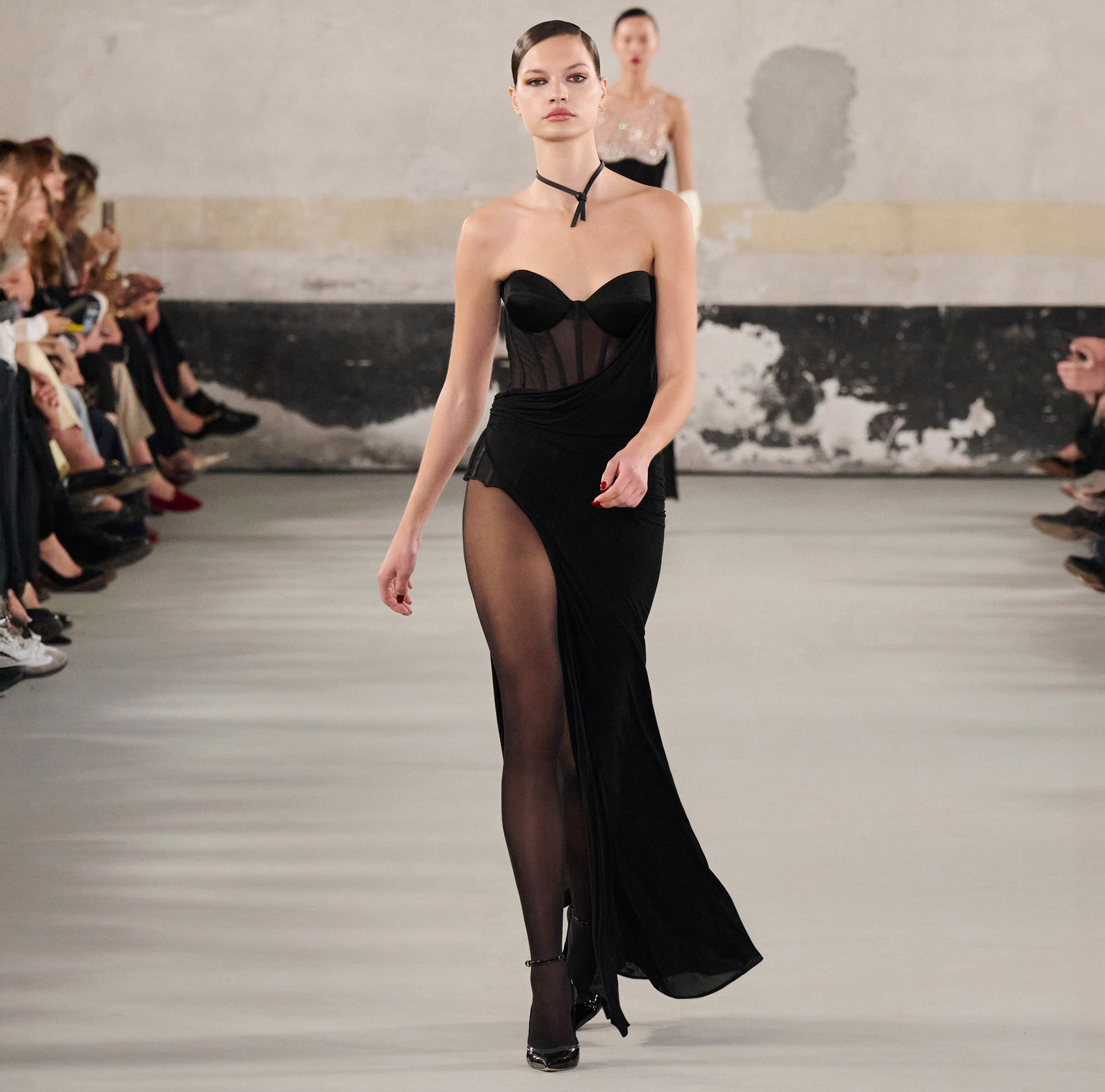Red Carpet dress in organza and tulle | Elisabetta Franchi® Outlet