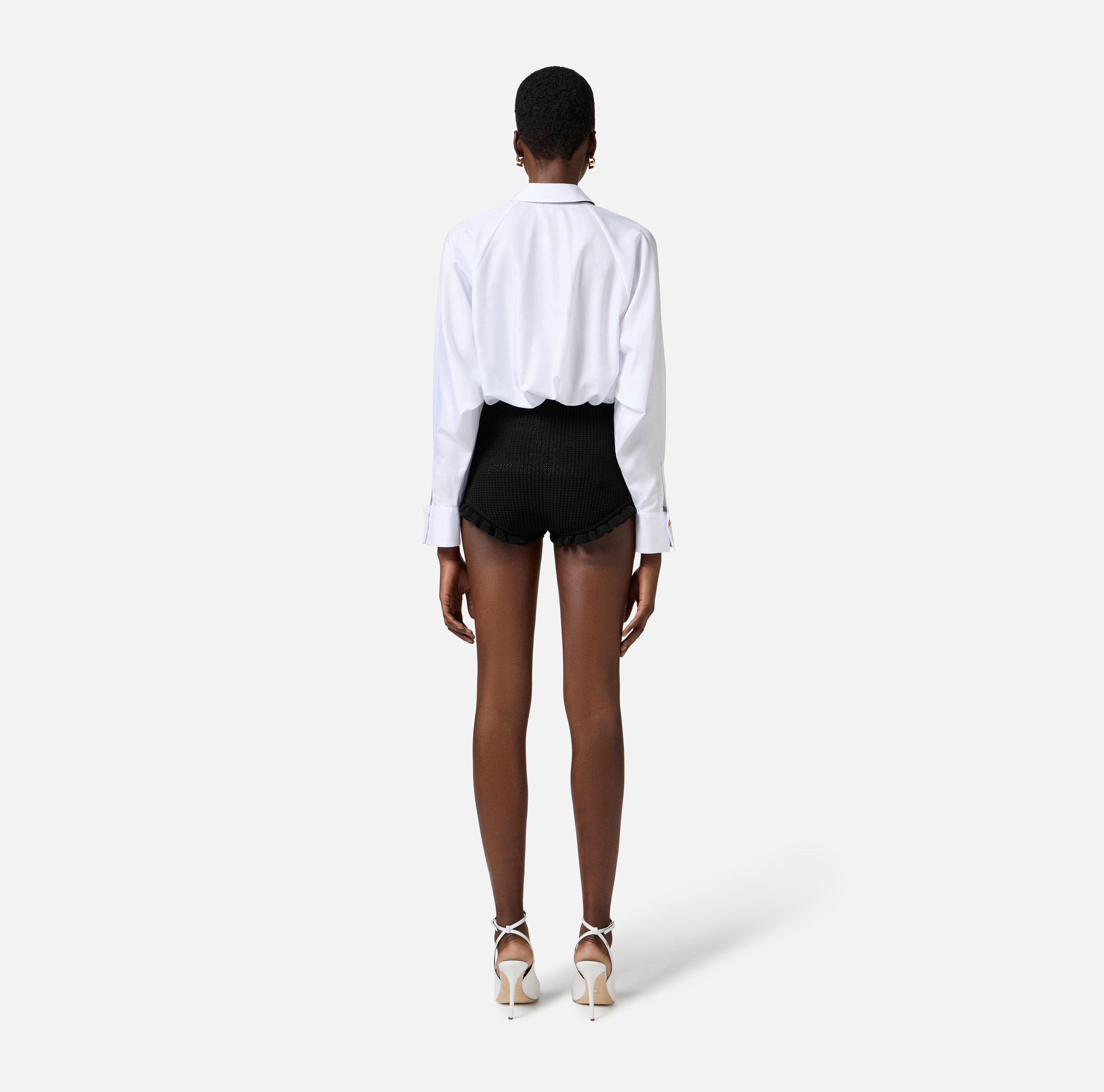 ELISABETTA FRANCHI ブラックショートパンツ 40 KS03Q52E2_110_6_D.jpg