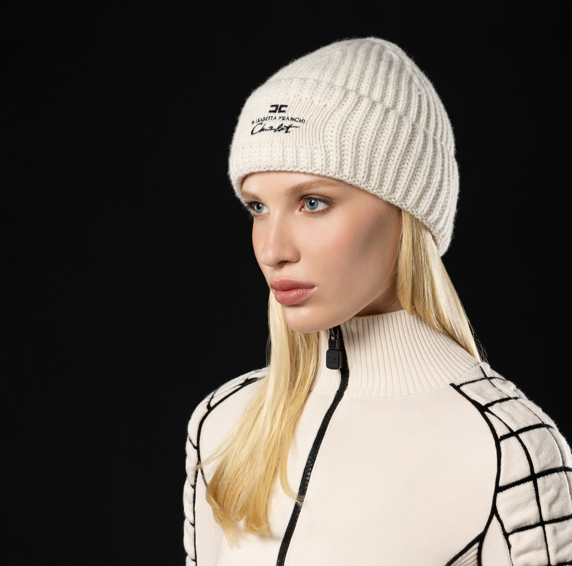 Bonnet en tricot avec logo brodé | Elisabetta Franchi® Outlet