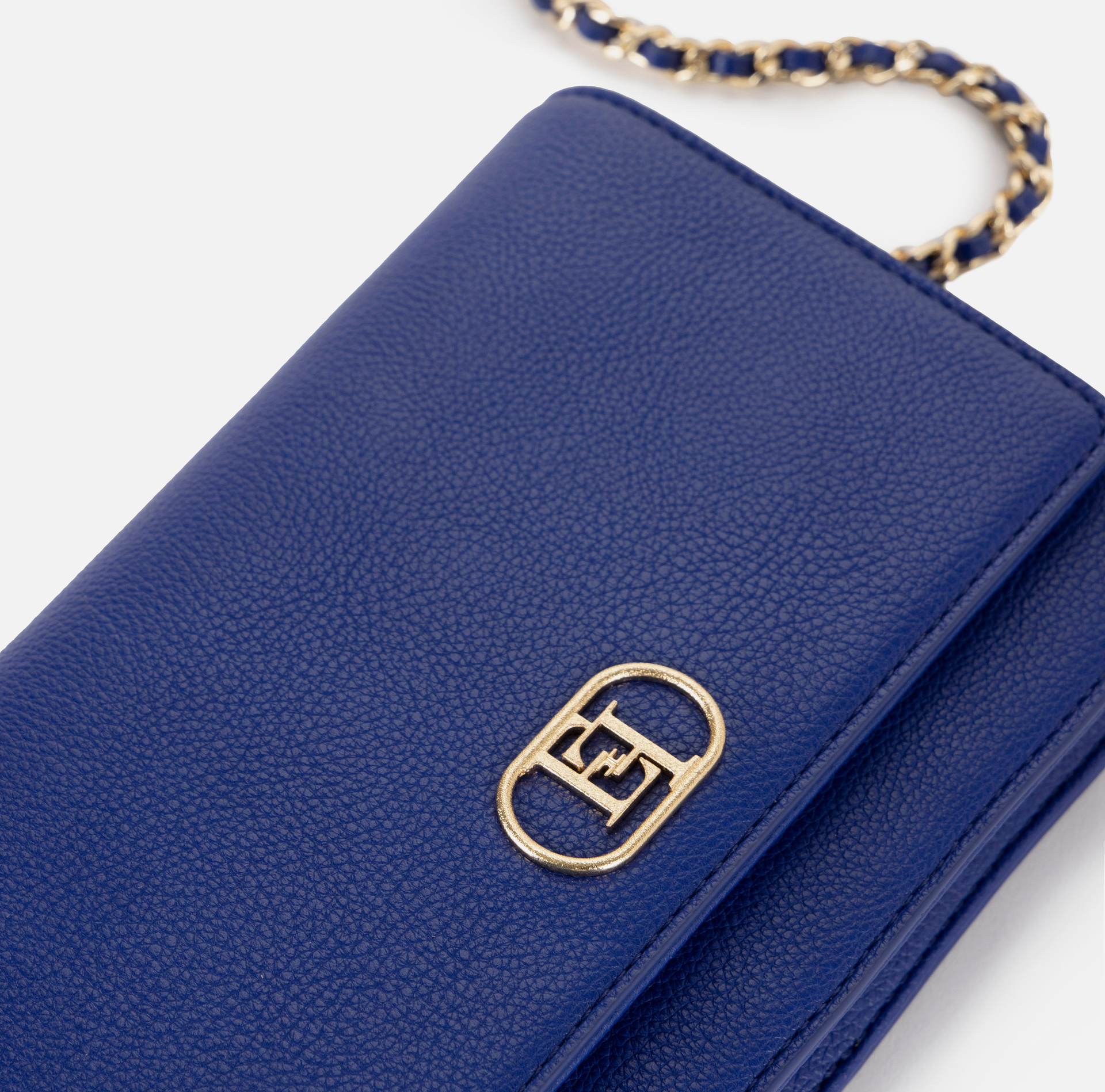 Shoulder bag with metal logo | Elisabetta Franchi® Outlet