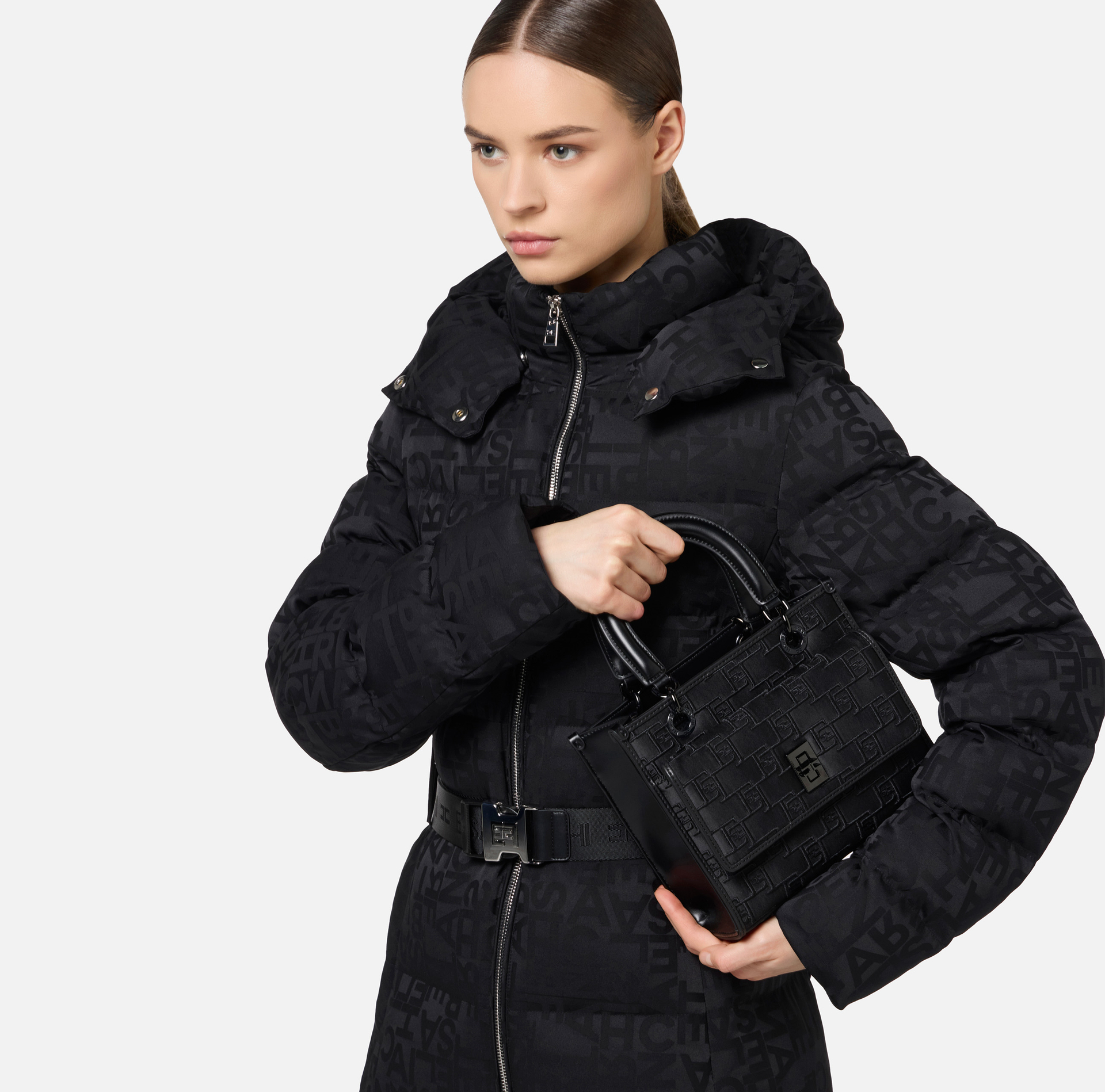 Sac à main de petite taille avec logo gaufré | Elisabetta Franchi® Outlet