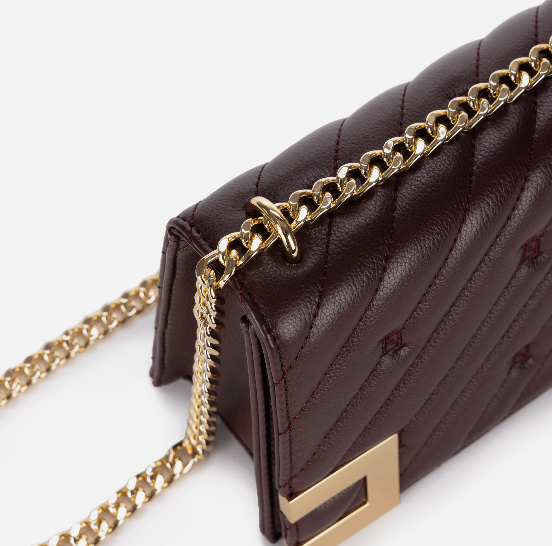 Mittelgroße Tasche mit Schulterriemen in Matelassé-Optik | Elisabetta Franchi® Outlet