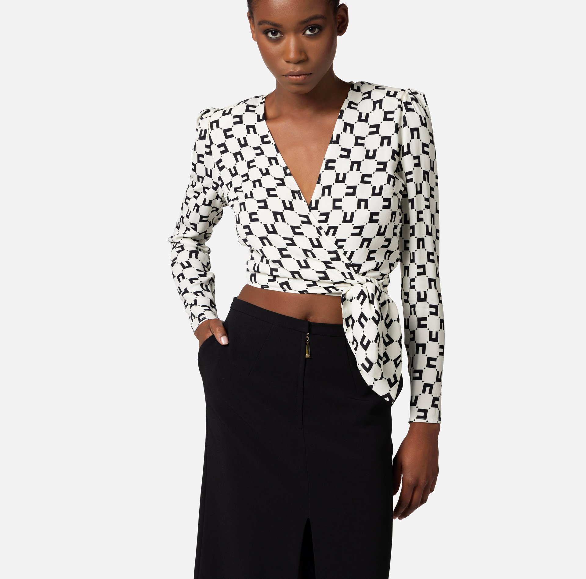 Cropped blouse in viscose georgette fabric with logo print and knot - Elisabetta Franchi® Outlet