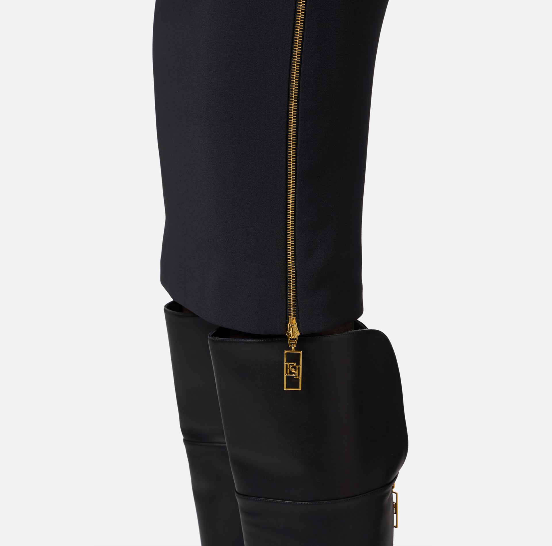 Midi skirt in crêpe fabric with zip - Elisabetta Franchi® Outlet