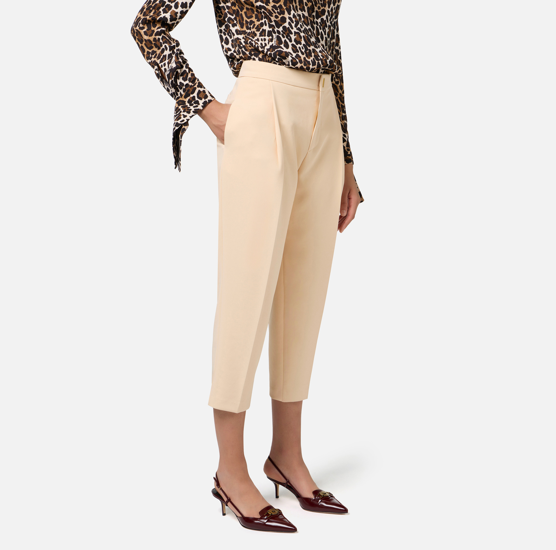 Crêpe cropped trousers with darts - Elisabetta Franchi® Outlet