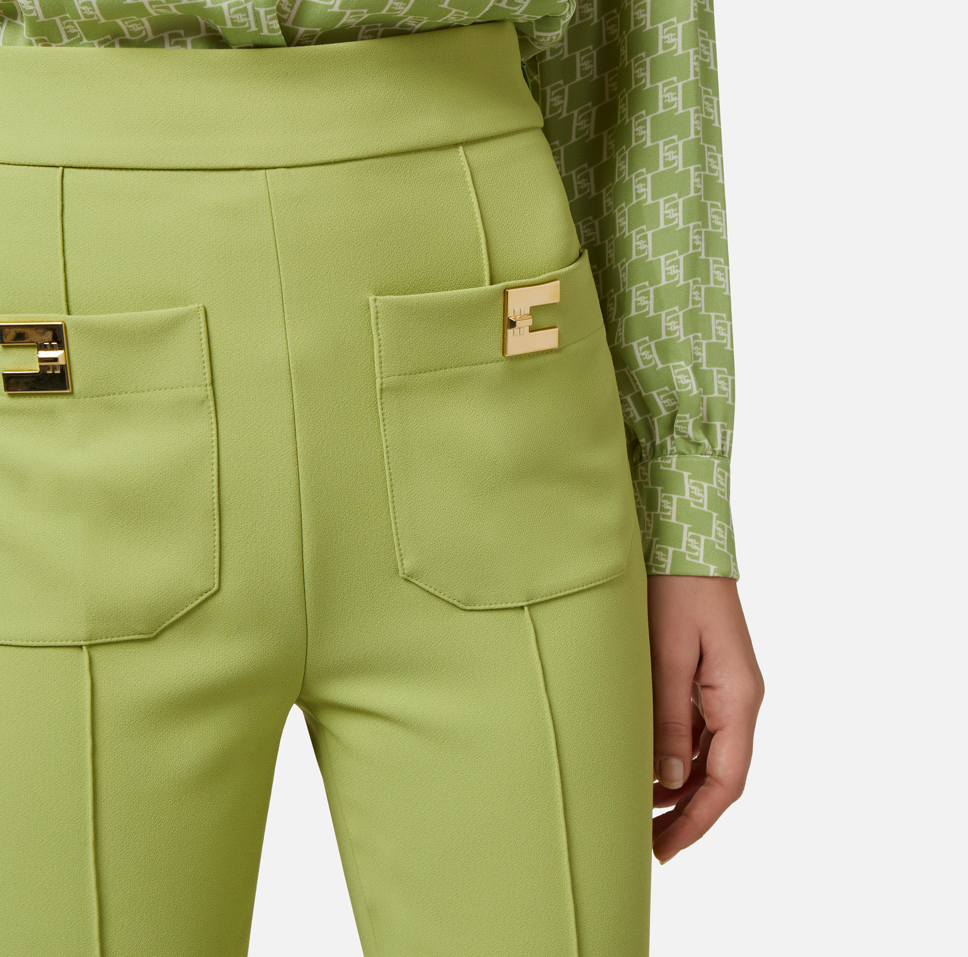 Pantalon palazzo en crêpe stretch avec plaques logo - Elisabetta Franchi® Outlet