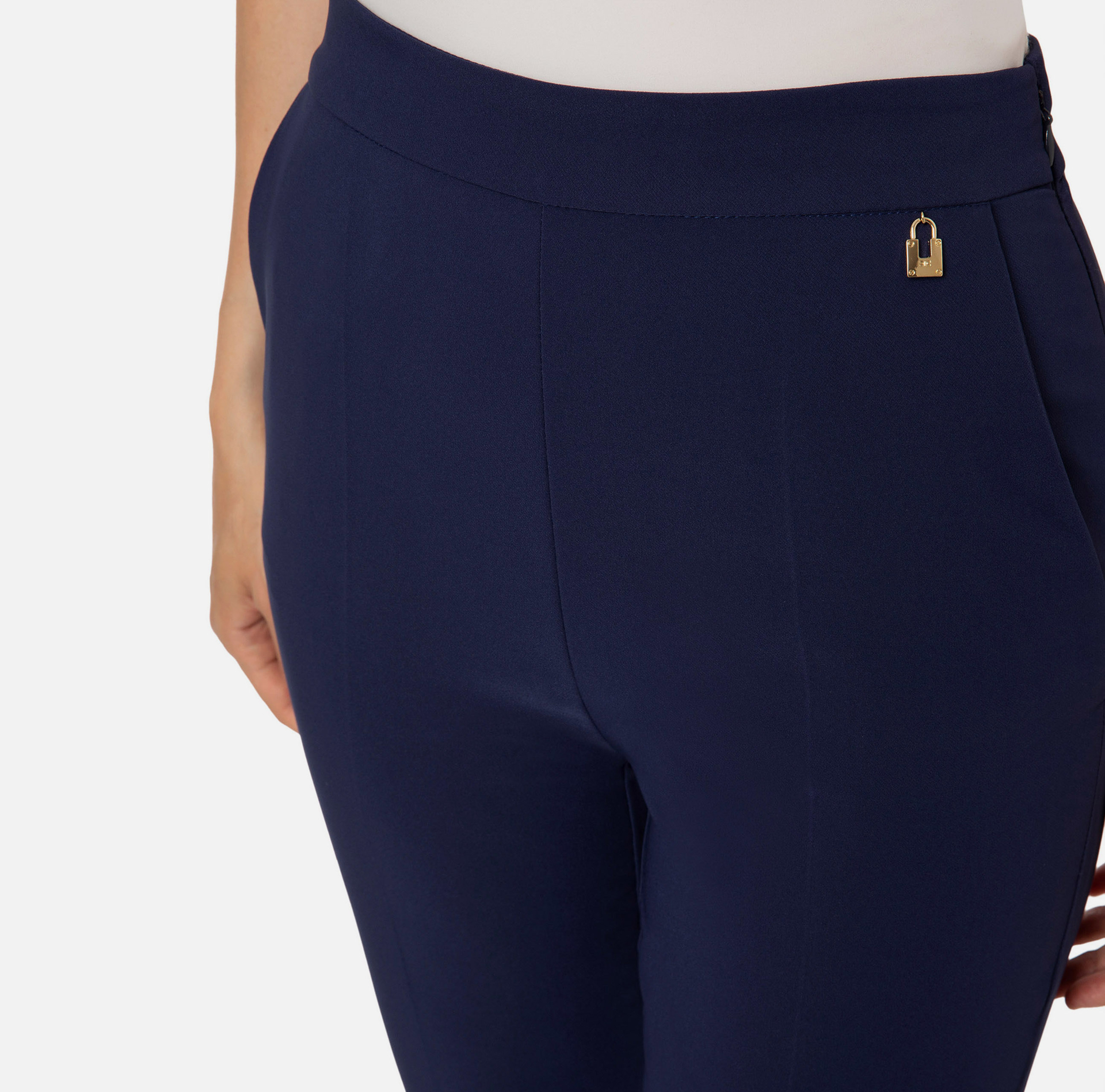 Cigarette trousers with charm - Elisabetta Franchi® Outlet