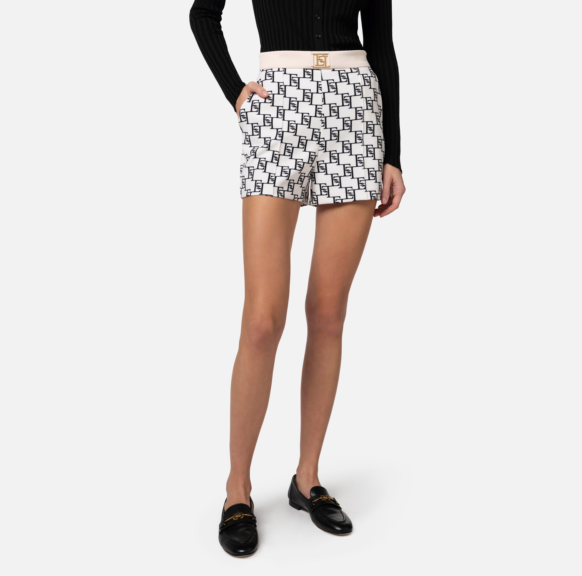 Printed crêpe shorts with logo plaque - Elisabetta Franchi® Outlet